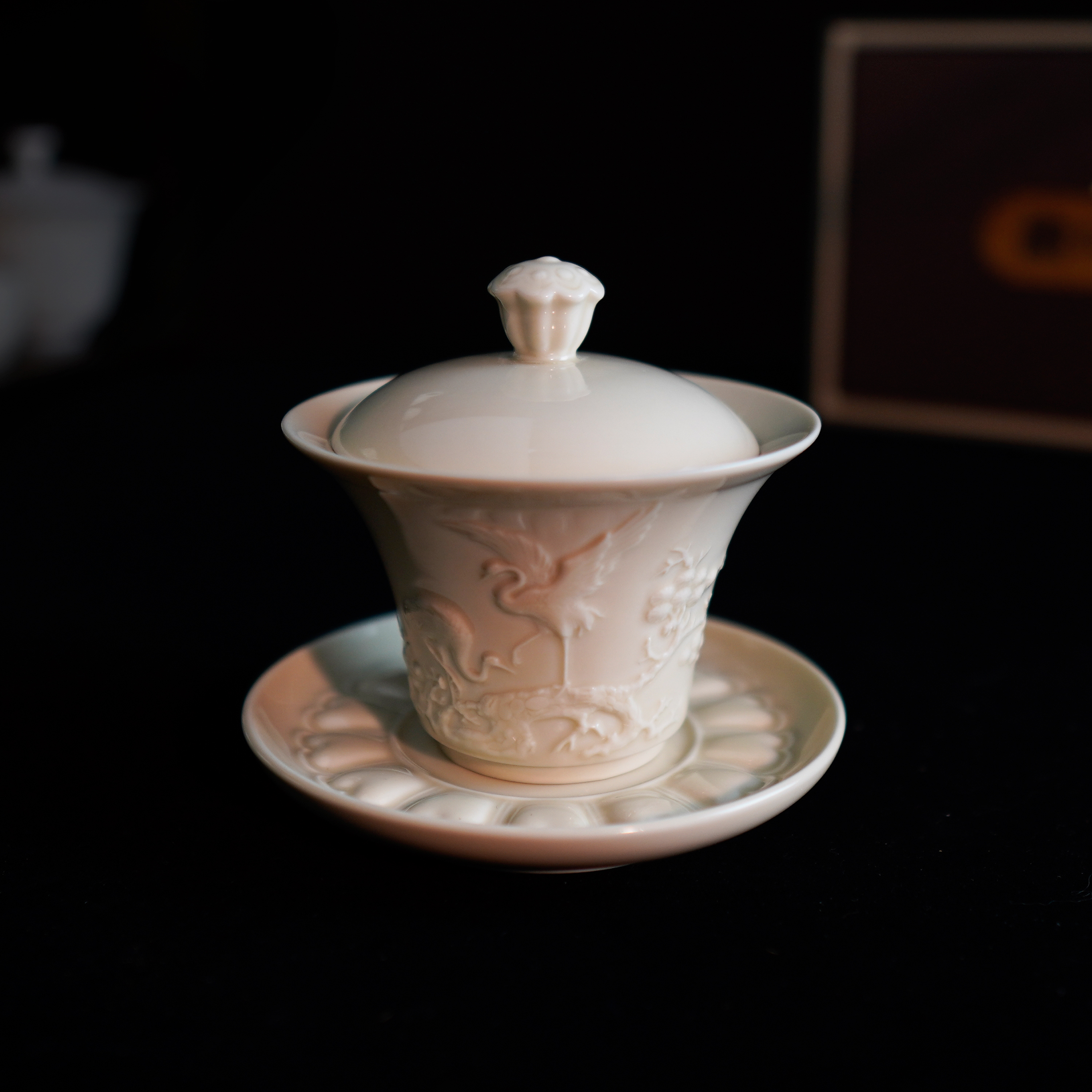 匠心獨具——大師款松鶴蓋碗(圖1) 1.jpg