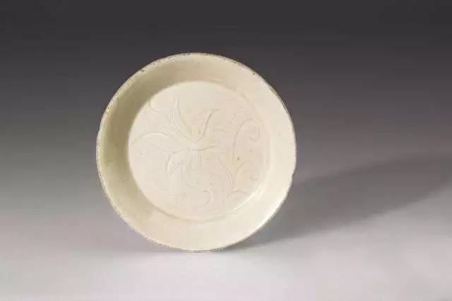 北宋晚期的定瓷是否真的“有芒,不堪用”?(圖3) 北宋晚期的定瓷是否真的“有芒,不堪用”?(圖3)