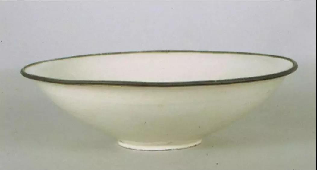 北宋晚期的定瓷是否真的“有芒,不堪用”?(圖7) 北宋晚期的定瓷是否真的“有芒,不堪用”?(圖7)