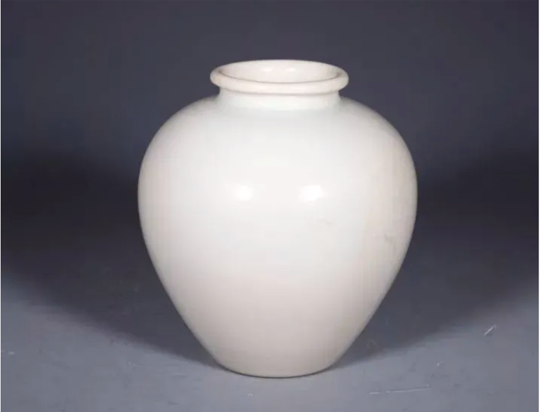 唐代邢窯白瓷盈字罐,真正做到了白如雪 唐代邢窯白瓷盈字罐,真正做到了白如雪
